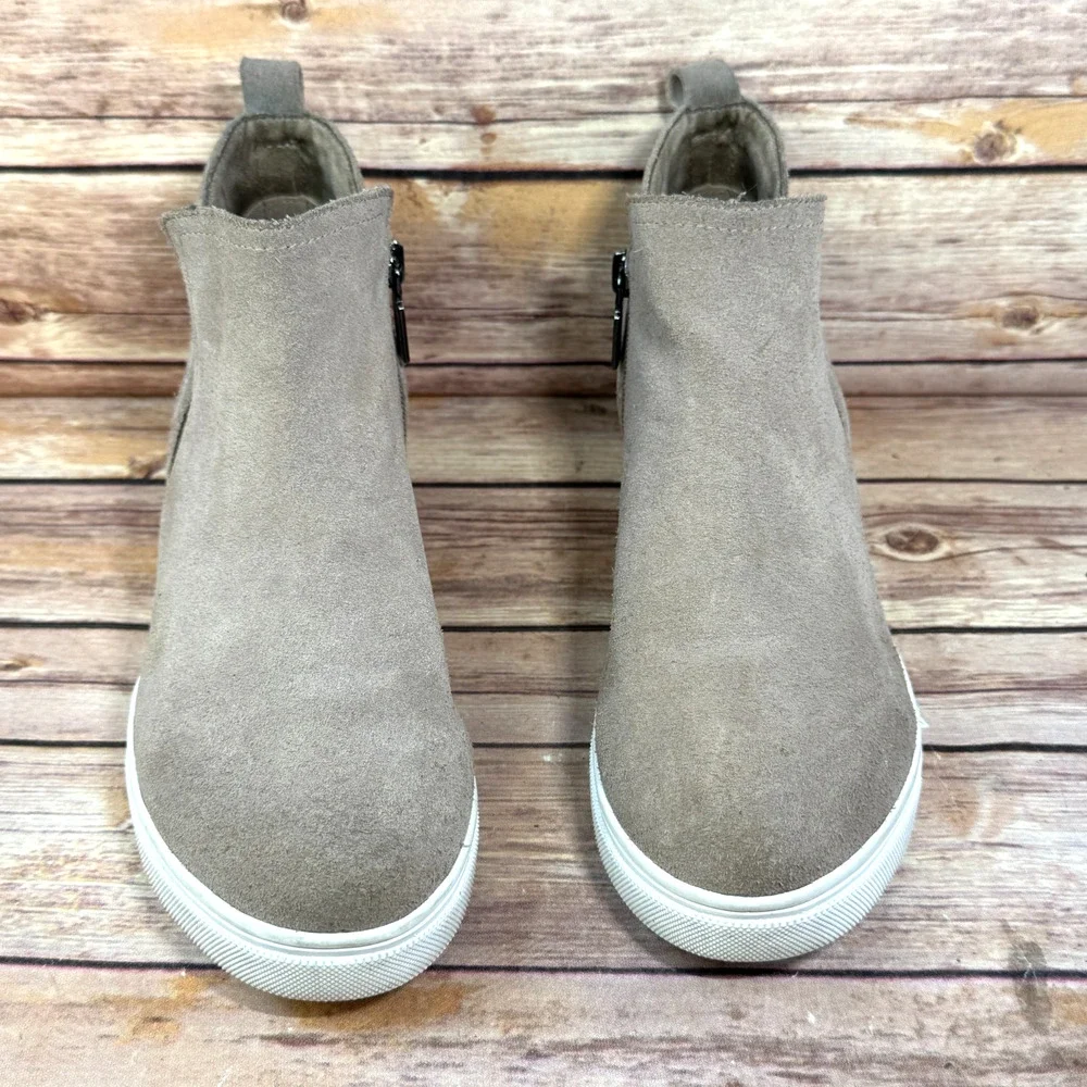 Blondo Womens Taupe Suelde Georgette Waterproof Hidden Wedge Sneaker 7.5M